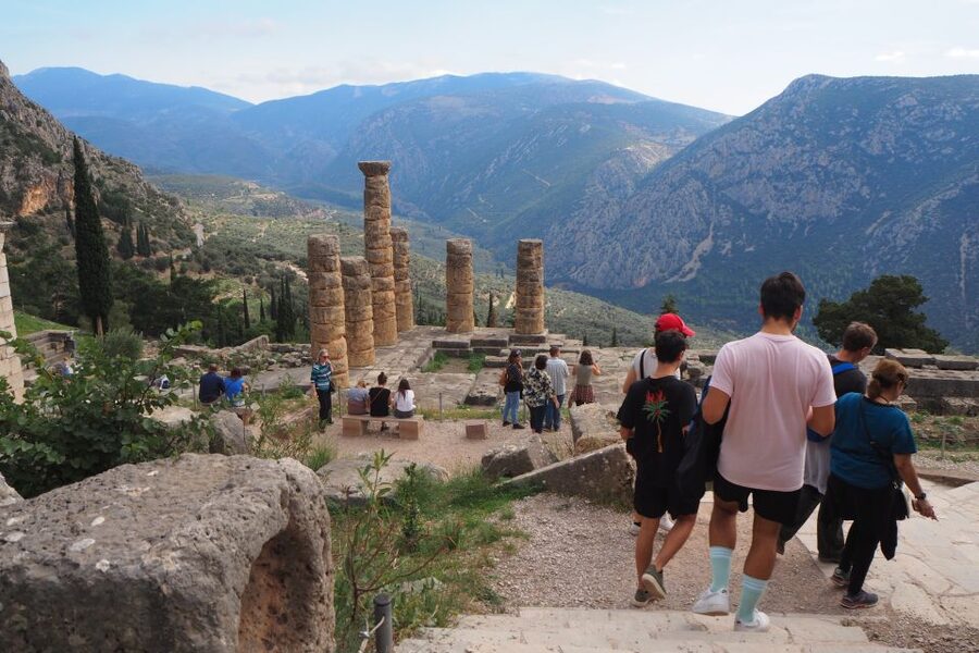 From Athens: Day Tour to Delphi - The three-hour journey through Boeotia