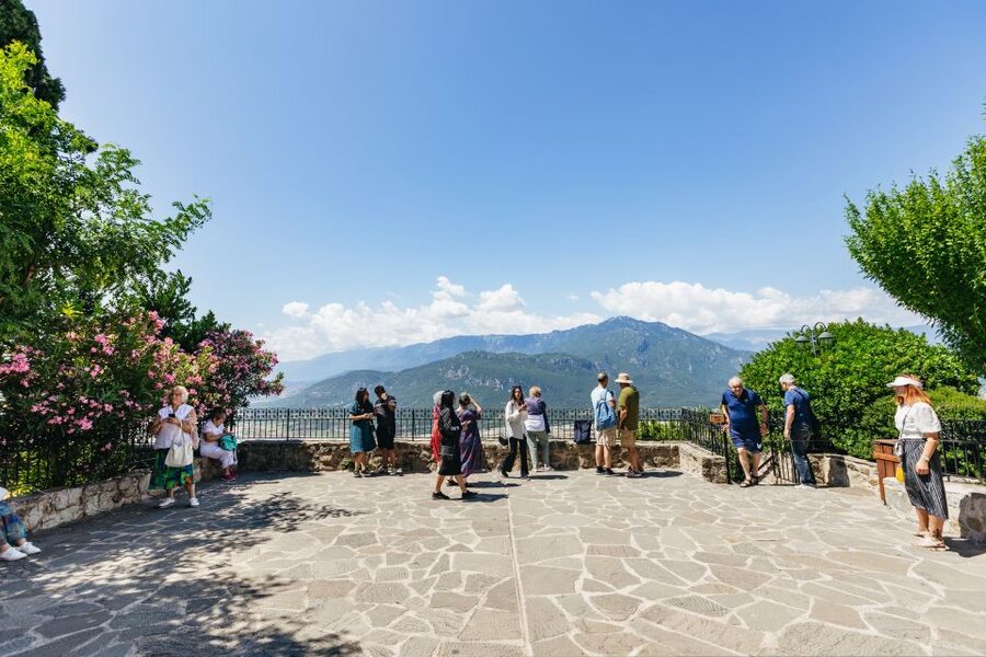From Athens: Delphi and Meteora 2-Day Guided Tour - Guide quality and group logistics