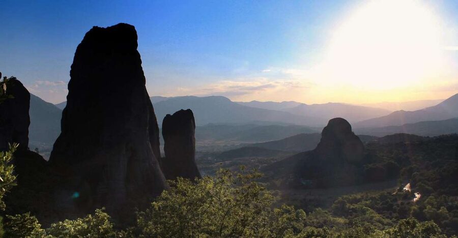 From Athens: Delphi and Meteora 2-Day Tour with Hotel - Why this two-day route works from Athens
