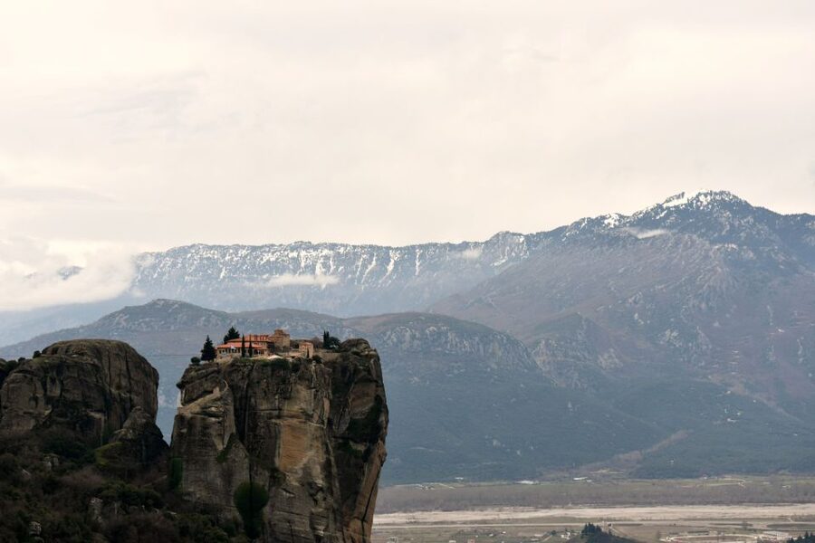 From Athens: Delphi and Meteora 2-Day Tour with Hotel - The monasteries of Meteora among the rocks