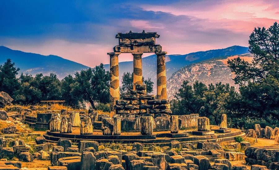 From Athens: Delphi and Meteora 2-Day Tour with Hotel - The food stops and what to budget