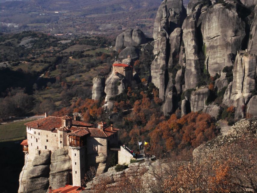 From Athens: Delphi and Meteora 2-Day Tour with Hotel - Who will get the most from this tour