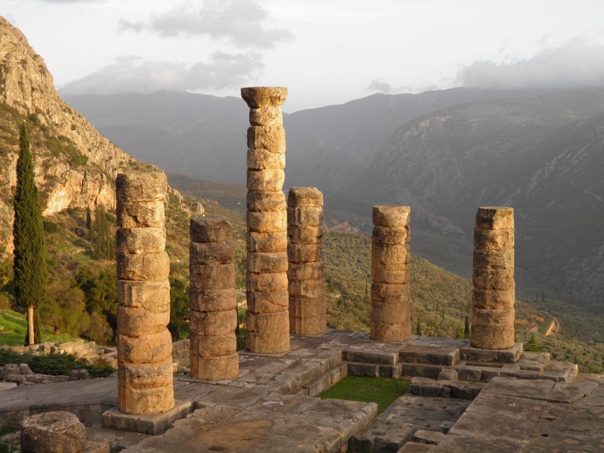 From Athens: Delphi and Meteora 2-Day Tour with Hotel - Leaving Athens for Delphi through Arachova