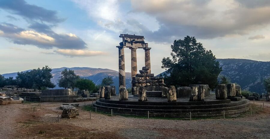 From Athens: Delphi Full Day V.R. Audio Guided Tour - Lunch and free time in a mountain village