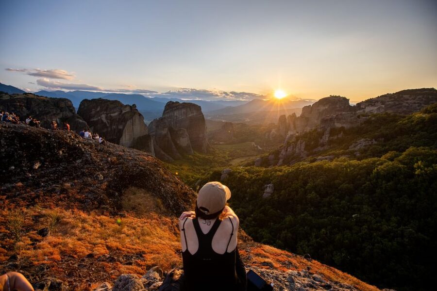 From Athens: Explore Ancient Greece 4-Day Tour - Day 3: Delphi and the mountain road to Kalambaka