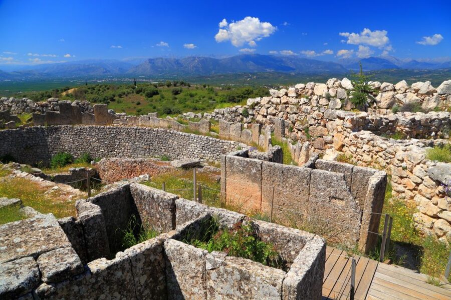 From Athens: Explore Ancient Greece 4-Day Tour - Guides, buses, hotels, and meals