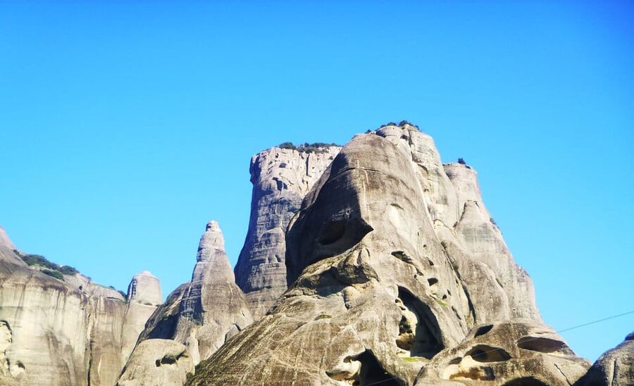 From Athens: Meteora Full-Day Trip with Guide on Luxury Bus - Why the guide matters at Meteora