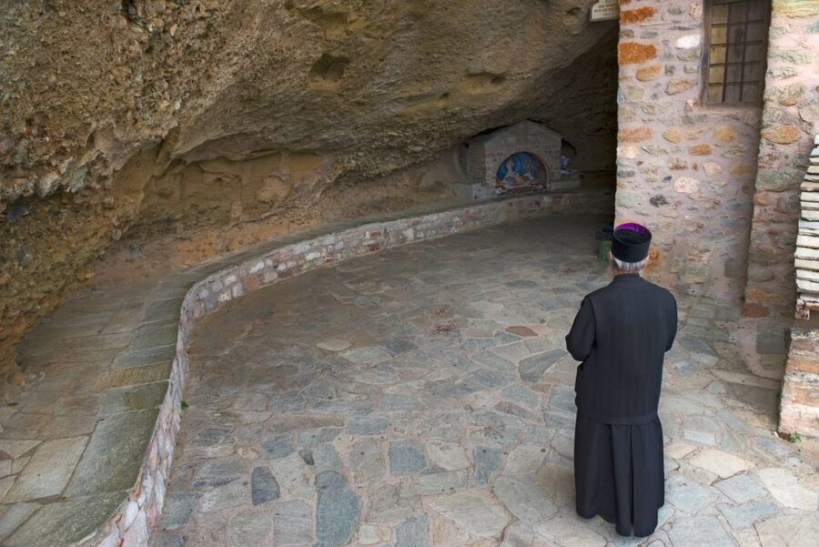 From Athens: Meteora Monasteries and Hermit Caves Tour - Kalabaka and the return to Athens