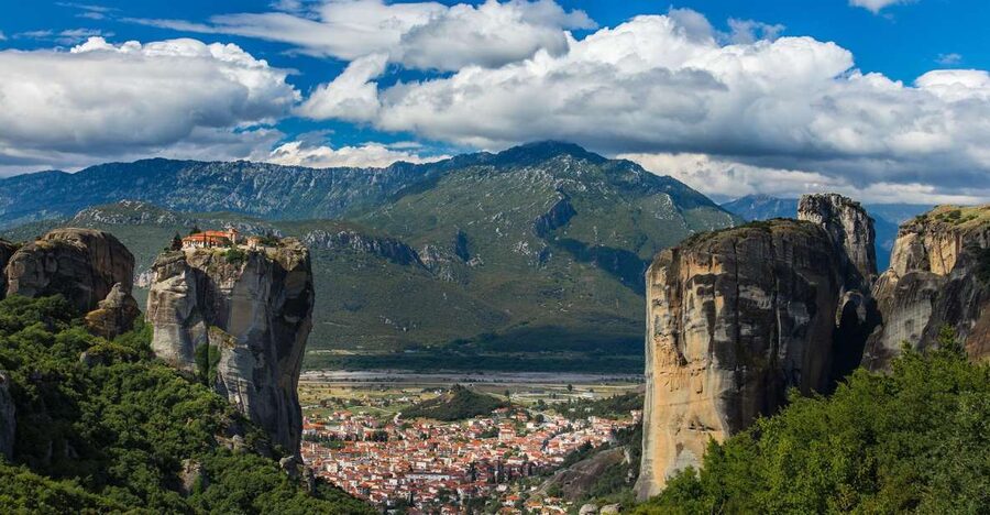 From Athens: Meteora Train Trip with Overnight Stay - Kalambaka gives you a proper base
