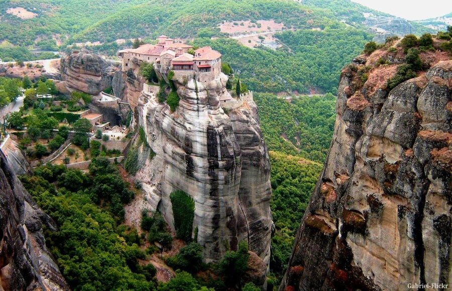 From Athens: Meteora Train Trip with Overnight Stay - Sunset among the six monasteries