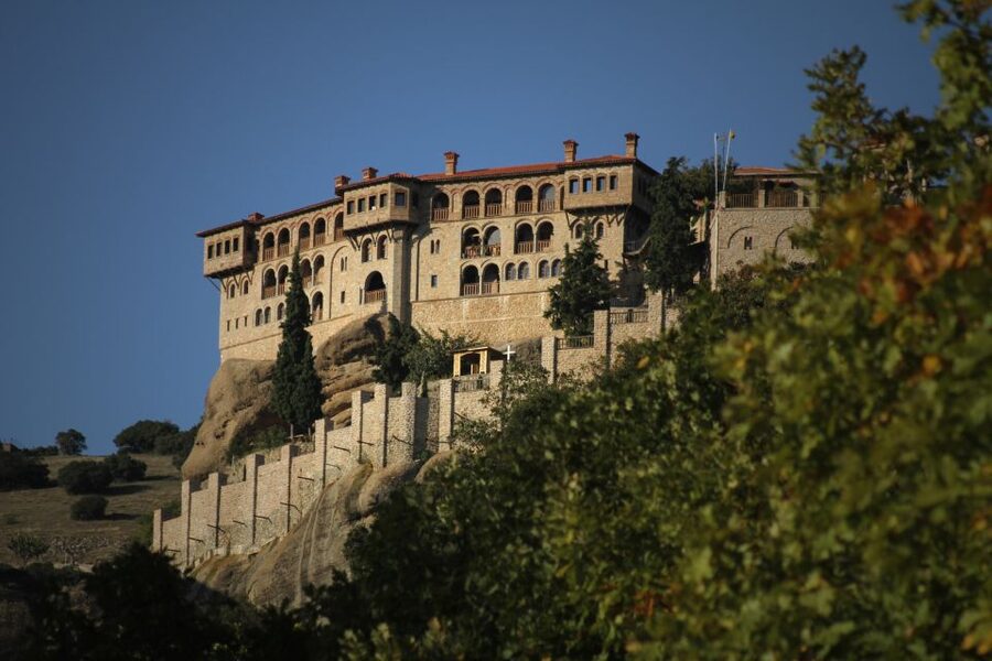 From Athens: Meteora Train Trip with Overnight Stay - The return to Athens takes patience