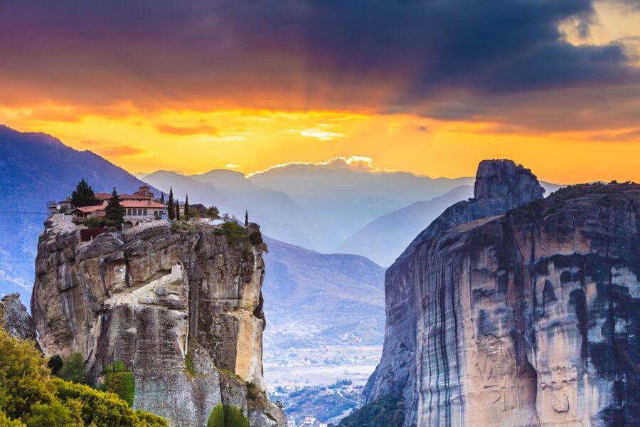 From Athens: Private Day Tour to Meteora and Thermopylae - Who should book this 14-hour Meteora trip