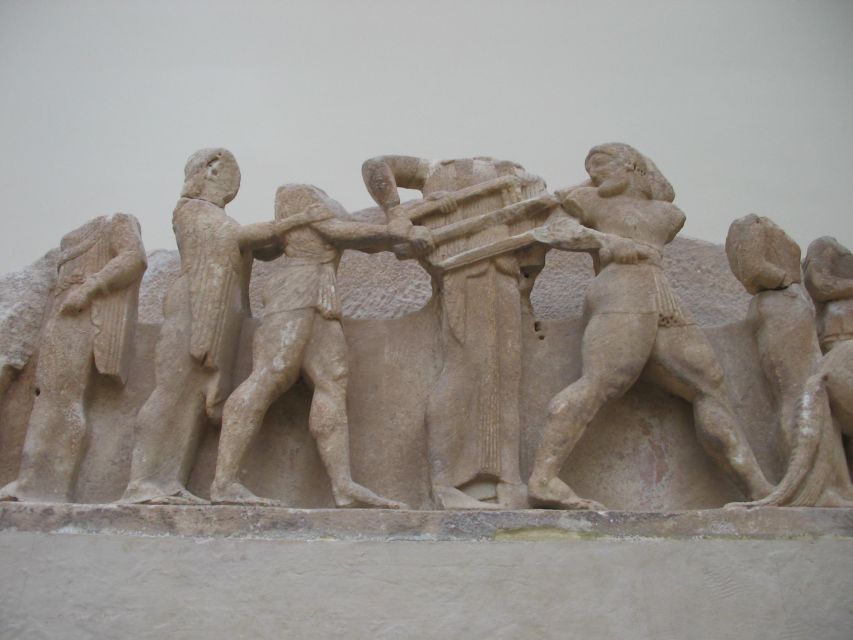 From Athens: Private Delphi and Thermopylae Guided Day Trip - Who should book this outing