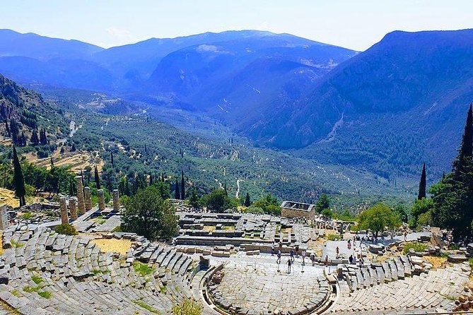Full day Delphi private tour - Arachova for lunch and mountain views