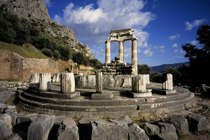 "Full day in Delphi/Livadia: Live the myths" - The museum gives the stones a face