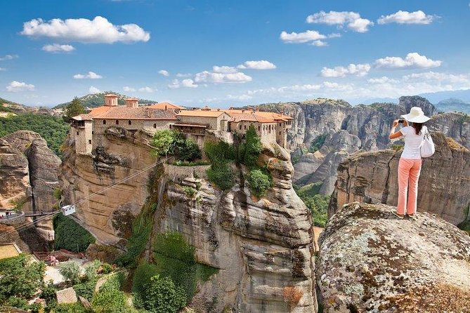 Full day Trip from Athens to Meteora - 7:00 am at Larissa Station
