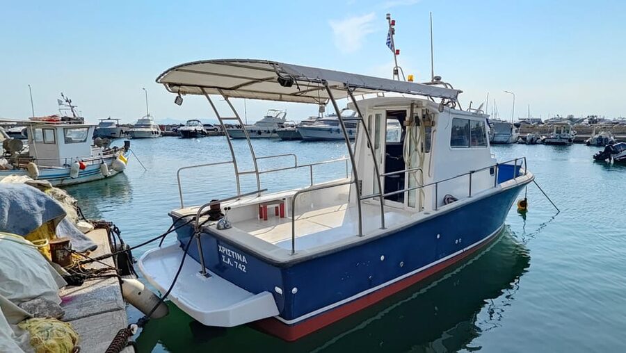 Glyfada Athens : Fishing and Swimming Tour with Lunch - Fishing with a line and traditional methods