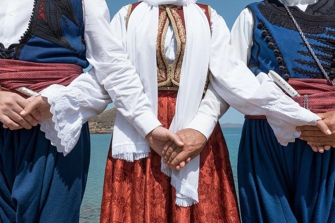 Greek Dancing in Plaka with 3-Course Meal - What happens inside the taverna