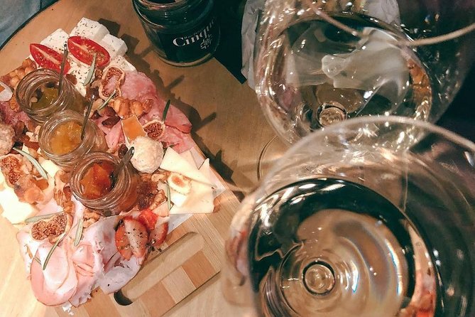 Greek food and wine tasting - Why the private format matters