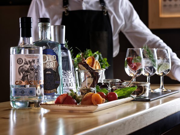 Guided Gin tasting experience in Athens with Snacks - How the 90-Minute Tasting Works