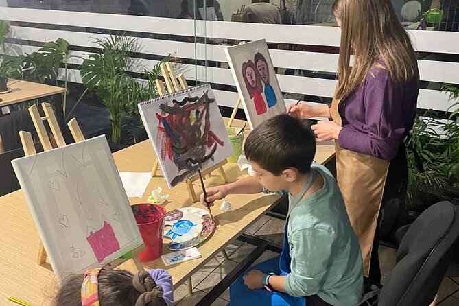 Guided Paint & Sip Workshop in Central Athens - Why the social setting works