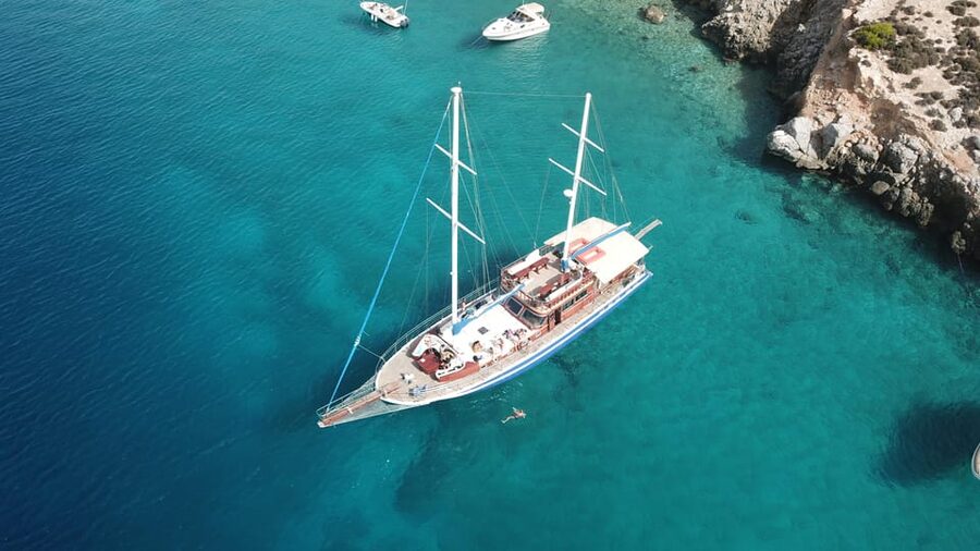 Half-Day Athens Cruise: Swim Stop,Lunch, and Drinks Included - Who Will Enjoy This Cruise Most