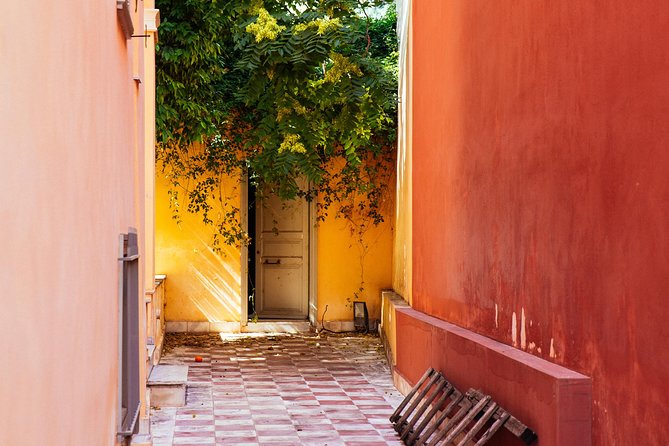 Highlights & Hidden Gems With Locals: Best of Athens Private Tour - The route can change, so use the private format