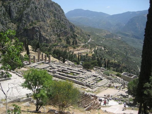 Historical Delphi One Day Tour with Arachova Stop & Expert Guide - Delphi Archaeological Museum and its famous Charioteer