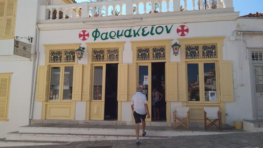 Hydra Island Private tour from Athens with your own guide - Museums, mansions, and Hydra’s creative past
