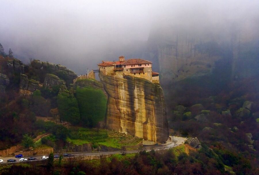 Kalabaka: Meteora Monasteries Minibus Tour with Photo Stops - What the four-hour schedule feels like