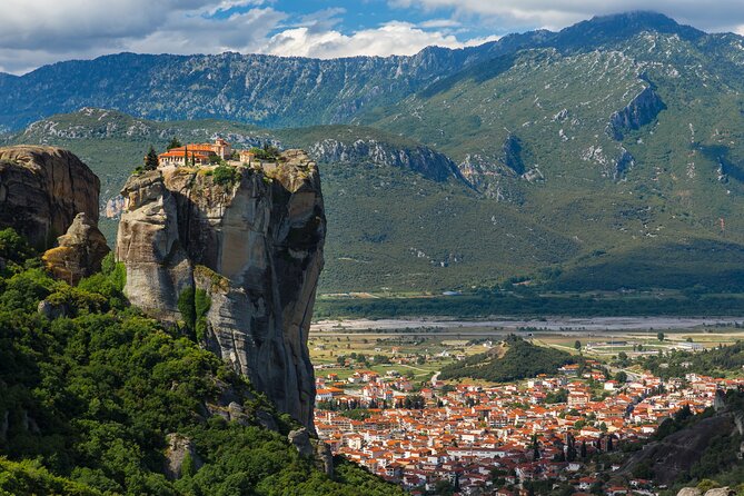 Meteora Day Trip with central Pick up & optional Lunch - Lunch in Kalabaka before the monasteries