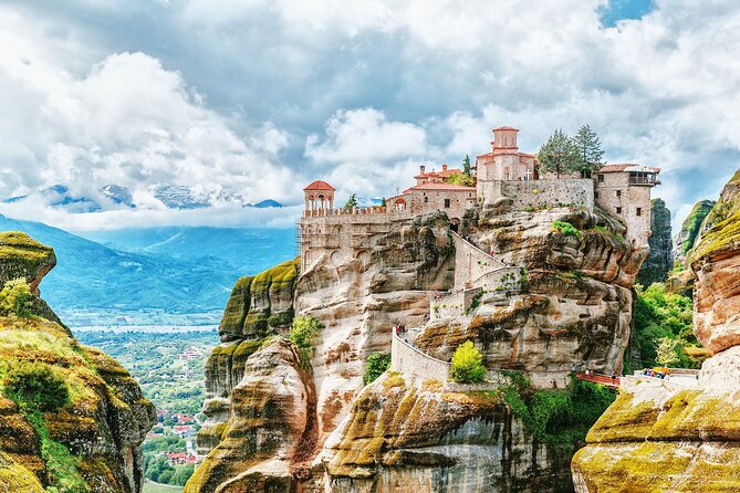 Meteora Full Day Private Tour from Athens including Lunch - Leaving Athens early for the 4.5-hour drive