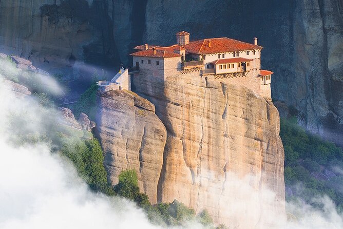 Meteora Full-Day Trip with Guide on Luxury Bus From Athens - Seeing central Greece from the coach
