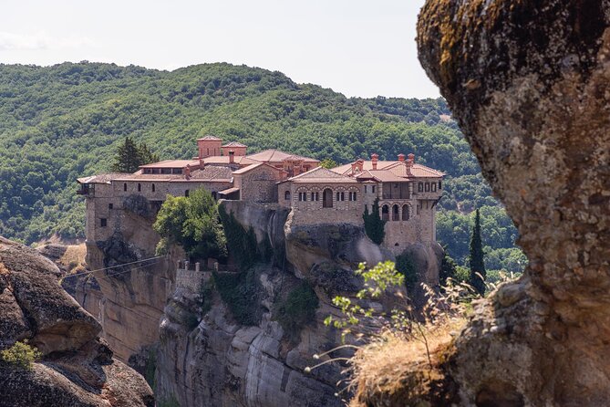 "Meteora Highlights: A Journey Among the Sky-High Monasteries" - Kalambaka, lunch, and a ground-level view