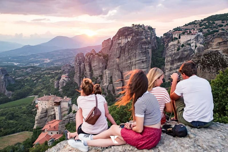 Meteora: Majestic Sunset Tour & Monasteries with Local Guide - The audio guide and live commentary