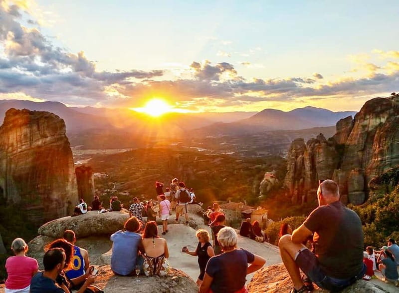 Meteora: Majestic Sunset Tour & Monasteries with Local Guide - Pickup from Kalambaka or Kastraki