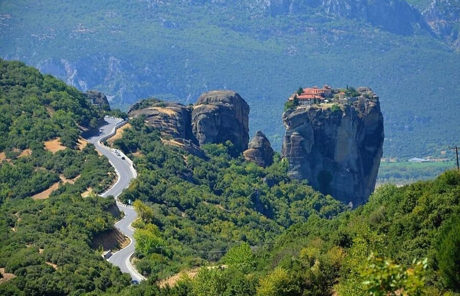 Meteora Monasteries: Full Day Tour from Athens - Why Meteora is worth the long ride from Athens