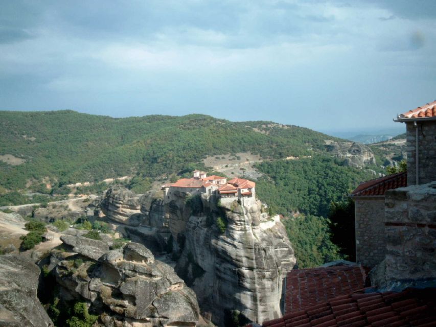 Meteora Monasteries Tour from Athens - Visiting two or three monasteries