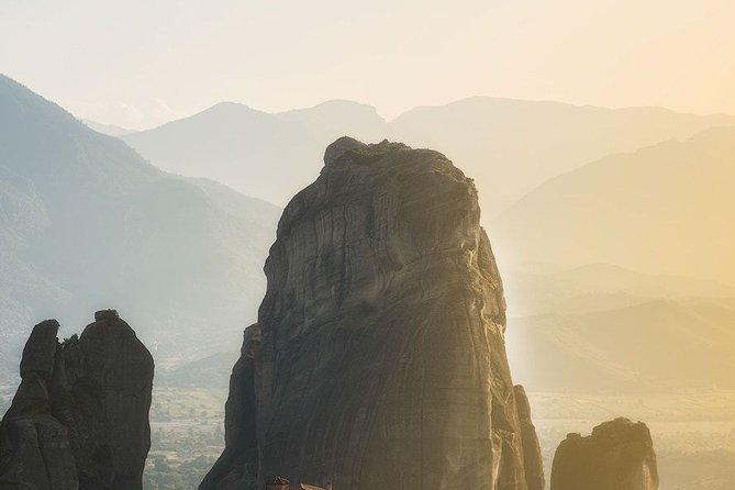 Meteora Private Full Day Tour - Arriving in Kalambaka and reaching Meteora