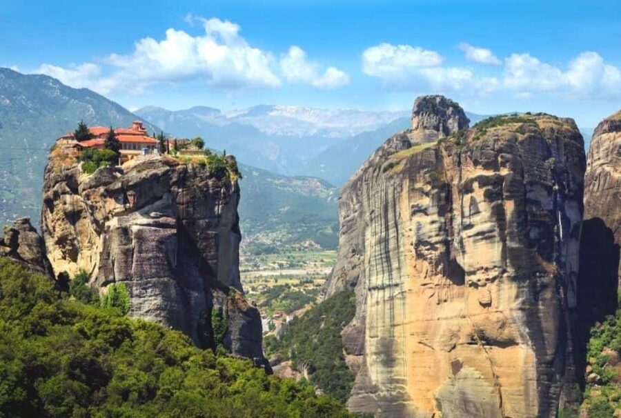Meteora Private Full Day Tour from Athens & Free Audio Tour - Food, Wi-Fi, and the practical comforts