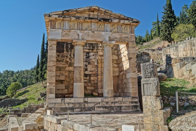 Mystical Delphi & Hosios Loukas Byzantine Wonder Luxury Day Tour - Crossing Mount Parnassus on the way to Delphi