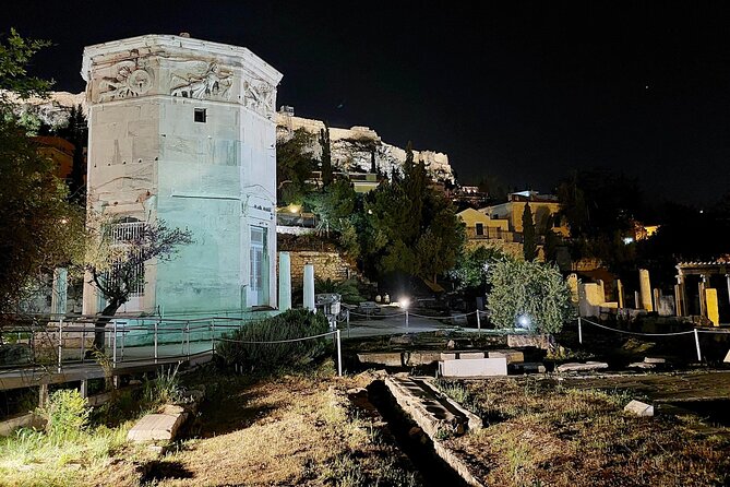 Night Tour of the City of Athens with Guide in Spanish - The Temple of Olympian Zeus after sunset