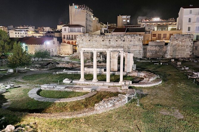 Night Tour of the City of Athens with Guide in Spanish - Finishing at the Ancient Agora
