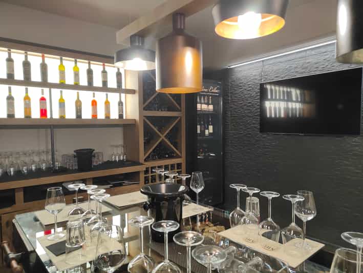 Orange & Natural Wines Of Greece with Cheese & Olive Oils - Why the orange wine deserves attention
