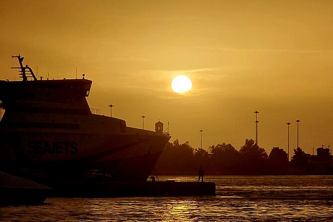 Piraeus Port & Marriott Transfer to Airport by Mercedes-Benz E Class Wagon - What the Mercedes-Benz wagon adds