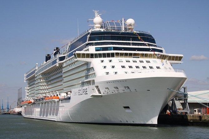 Port of Piraeus to Athens City Centre - Black Mercedes cars, but confirm the vehicle
