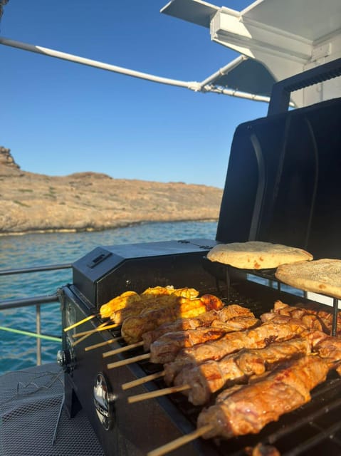 Porto Rafti: Athens Cruise Tour with Mediterranean BBQ - What each swim setting offers