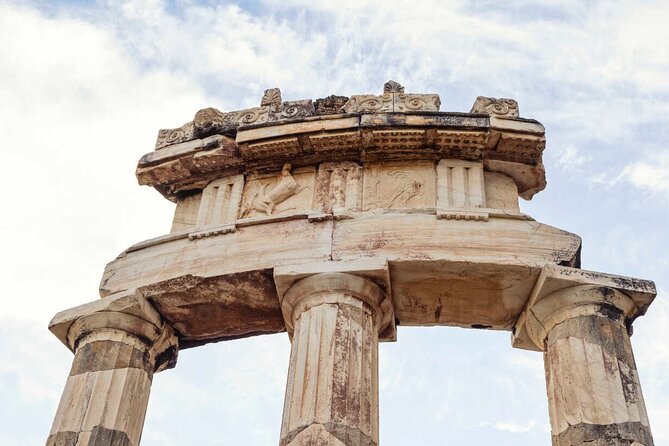 Premium Delphi Day Trip with an Expert Guide, Museum & Lunch - Arachova Gives the Day a Mountain-Town Finish
