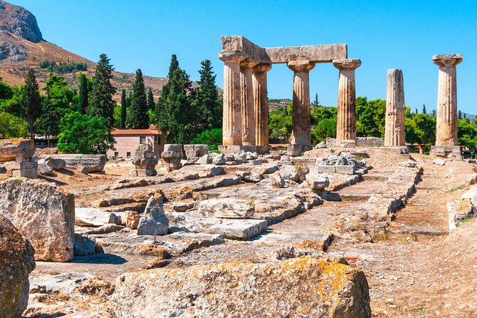 Private Luxury Biblical Tour: Apostle Paul’s Footsteps – Corinth - The Archaeological Museum’s statues and everyday objects