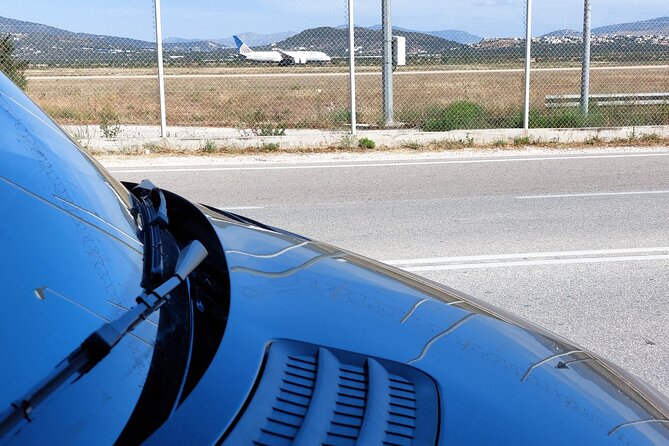 Private Luxury Transfer From/To Athens International Airport - Choosing between a sedan, minivan, and minibus